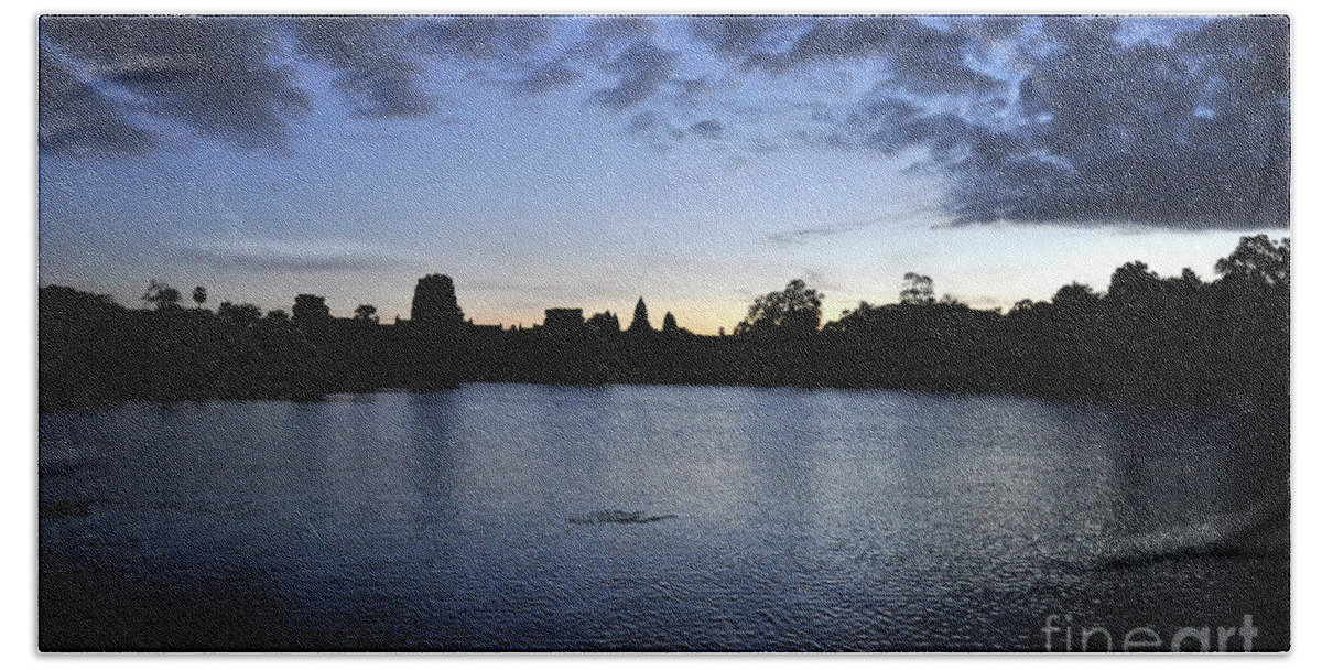 Angkor Wat Bath Towel featuring the photograph Angkor Sunrise 2 by Andrew Dinh