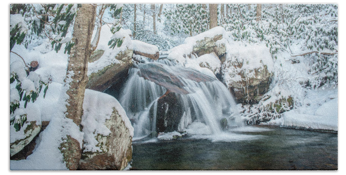 Landscape Bath Towel featuring the photograph Appalachian Mountains TN Cascading Winter by Robert Stephens