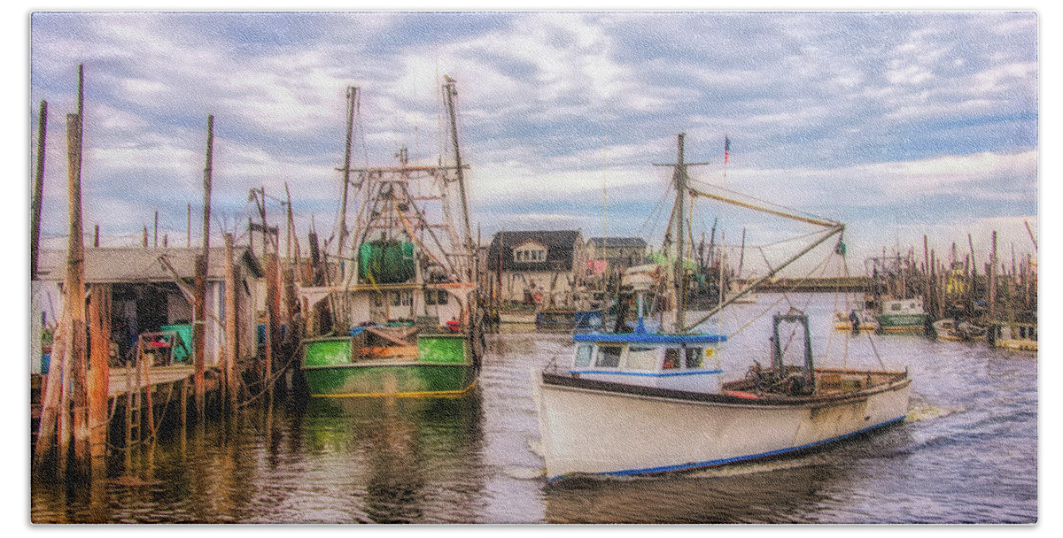 Fishing Hand Towel featuring the photograph Arriving At The Seaport by Gary Slawsky