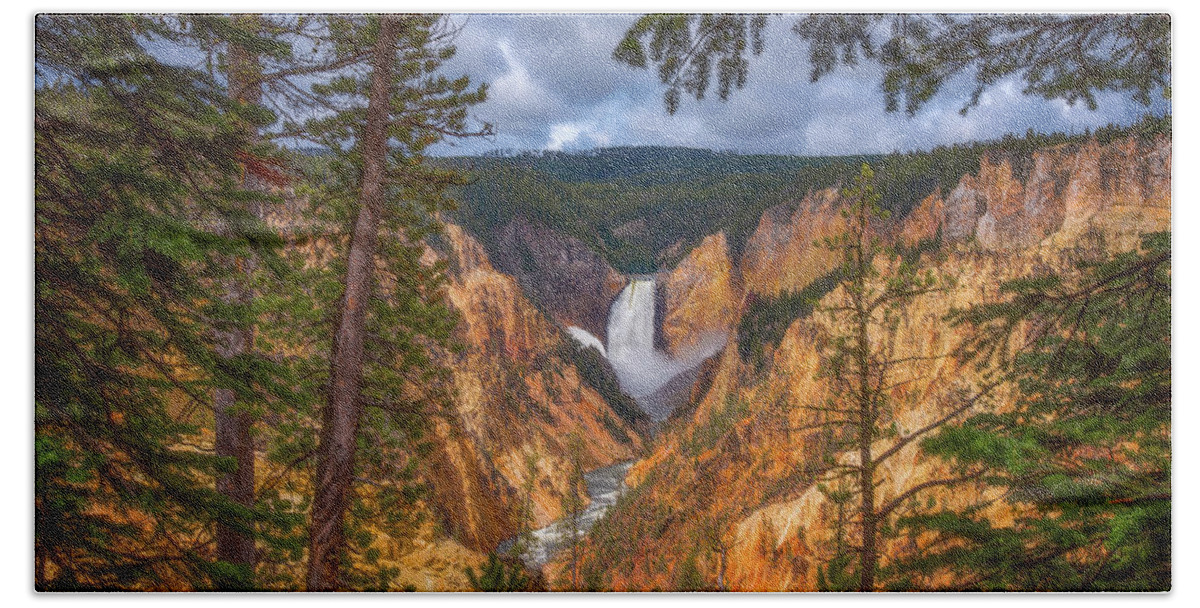 Waterfalls Bath Towel featuring the photograph Artist Point Afternoon by Darren White