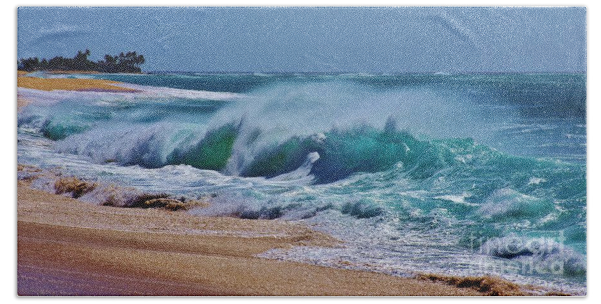 Wave Bath Towel featuring the photograph Artistic Wave by Craig Wood