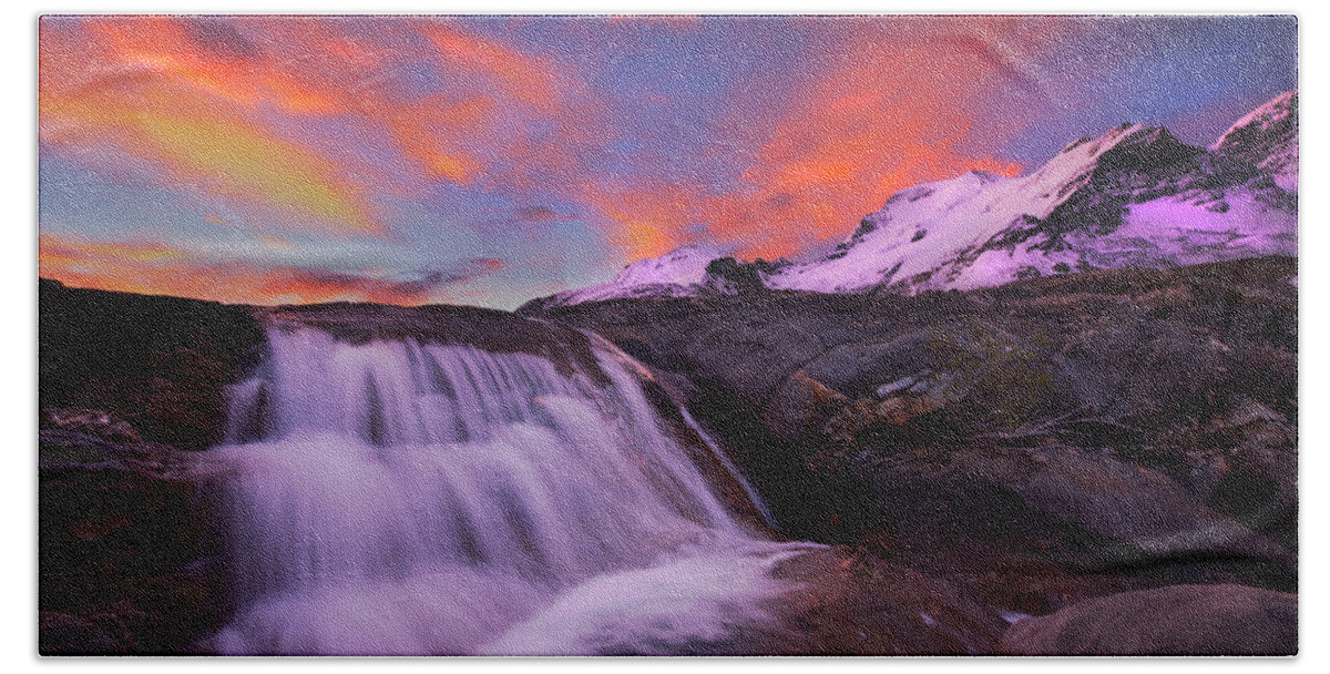 Sunrise Bath Towel featuring the photograph Athabasca on Fire by Dan Jurak