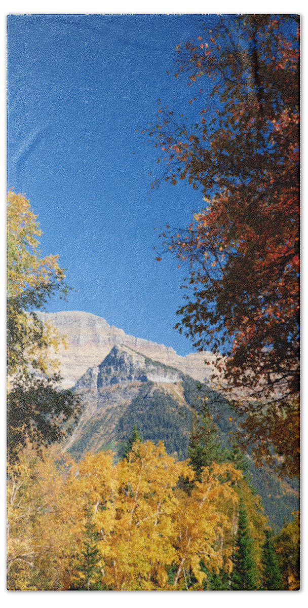 Lawrence Hand Towel featuring the photograph Autumn Peaks by Lawrence Boothby