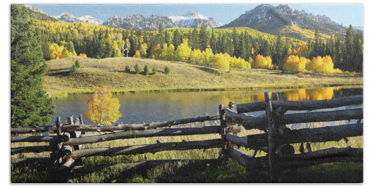 Colorado Bath Towel featuring the photograph Autumn Serenade by Eric Glaser