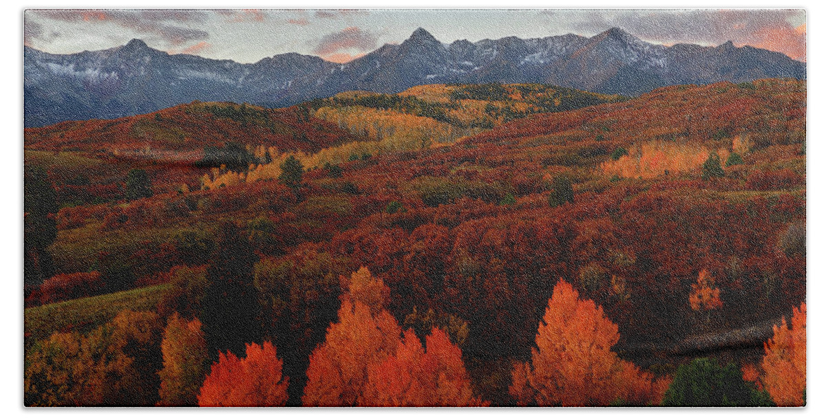 Dallas Hand Towel featuring the photograph Autumn sunrise at Dallas Divide in Colorado by Jetson Nguyen