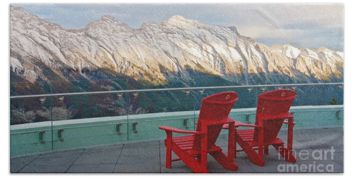 Chair Bath Towel featuring the photograph Sulphur Mountain by Linda Bianic