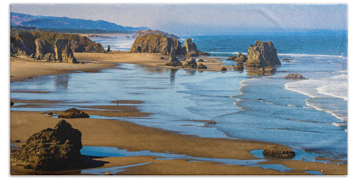 Oregon Hand Towel featuring the photograph Bandon Beach by Darren White