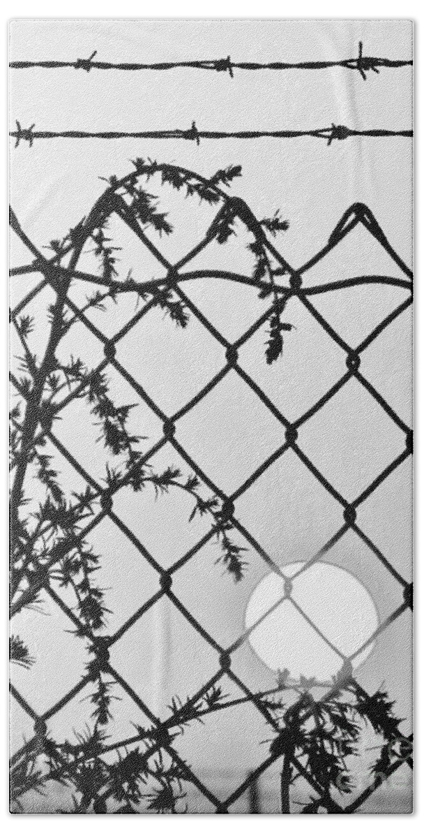 Black And White Bath Towel featuring the photograph Barbed Wire Sunset by Jennie Breeze