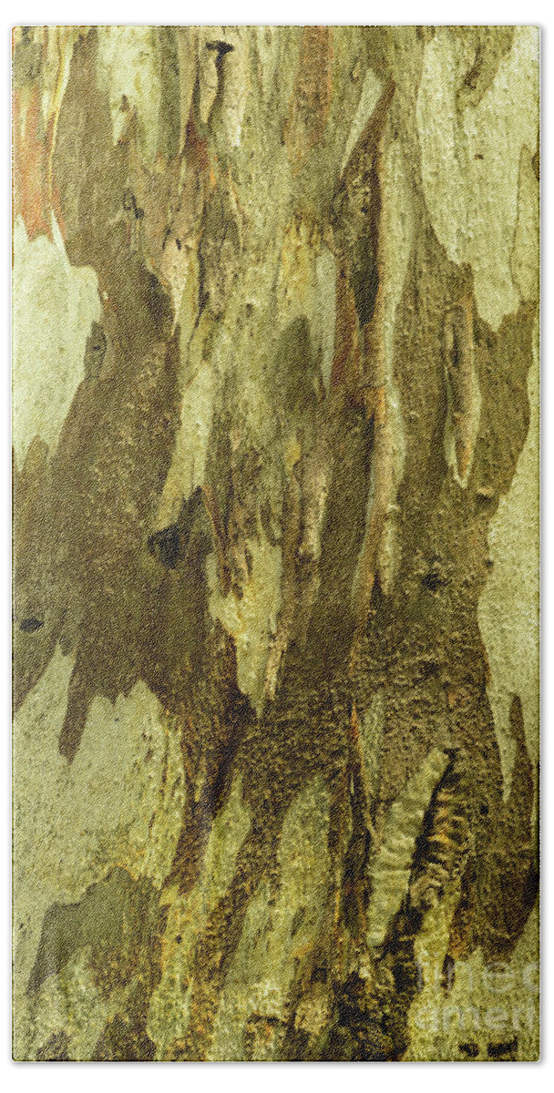 Tree Bath Towel featuring the photograph Bark A04 by Werner Padarin