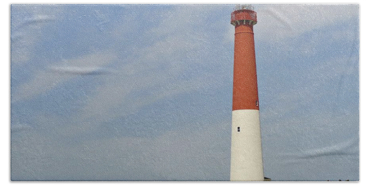 Barnegat Lighthouse Bath Towel featuring the photograph Barnegat Lighthouse - Jersey Shore by Angie Tirado