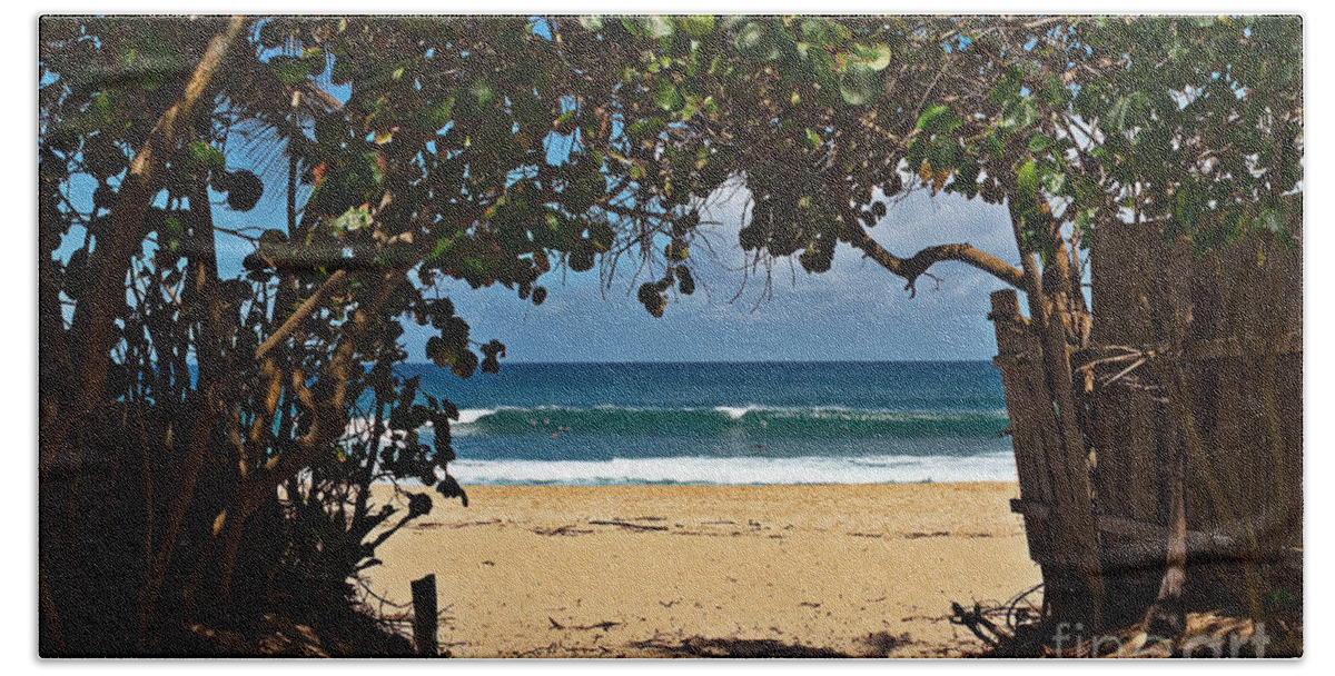 Beach Bath Towel featuring the photograph Beach Access Pupukea by Paul Topp