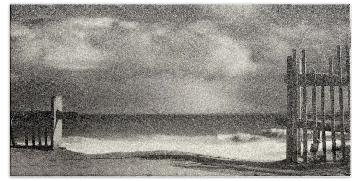 Beach Bath Towel featuring the photograph Beach Fence - Wellfleet Cape Cod by Darius Aniunas