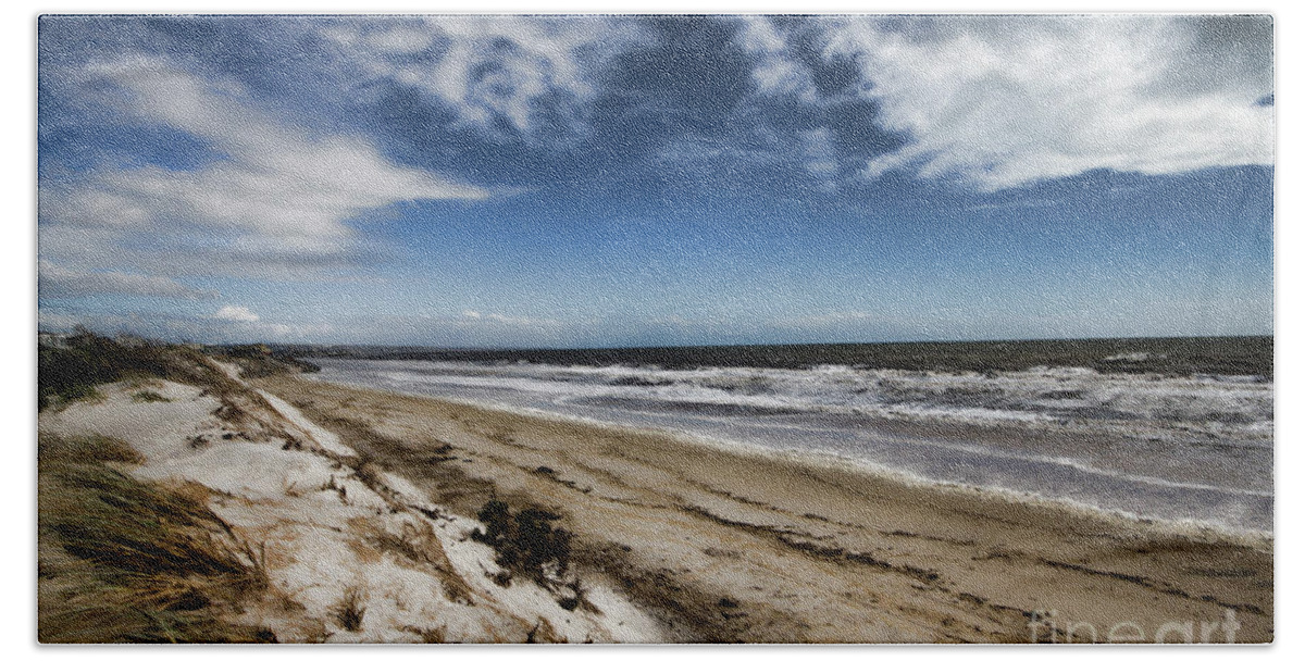 Sea Hand Towel featuring the photograph Beach Life by Douglas Barnard