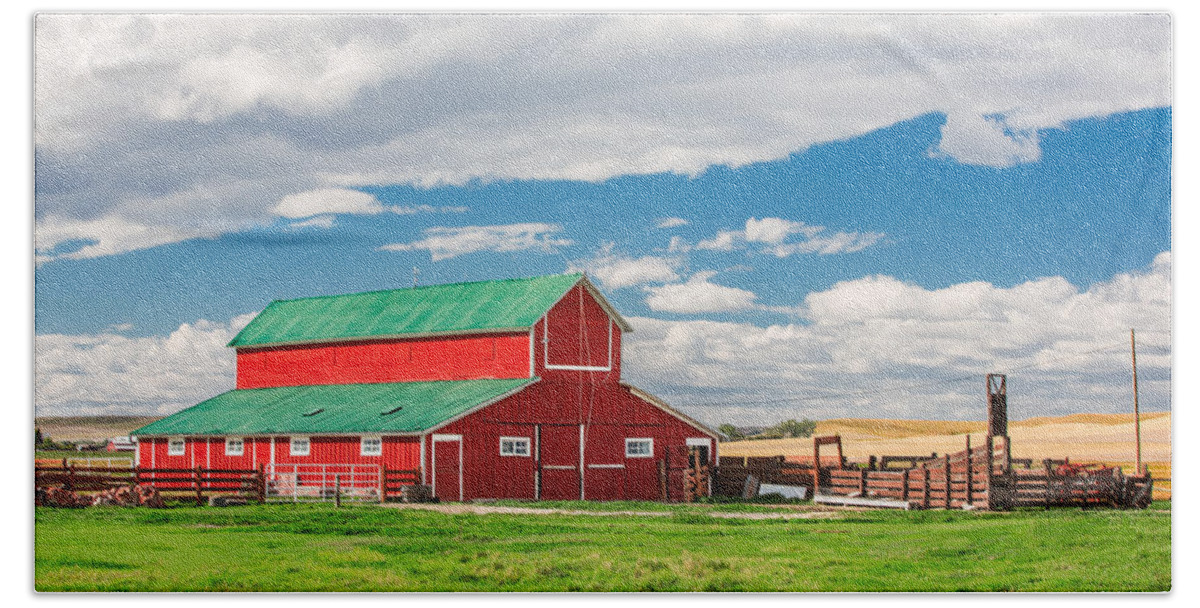 Red Bath Towel featuring the photograph Beautiful Red Barn by Todd Klassy