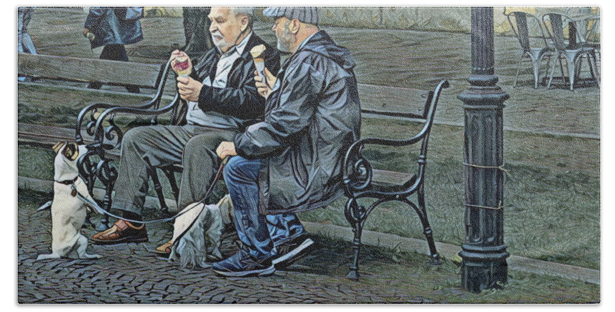 Park Bench Bath Towel featuring the photograph Begging For Ice Cream by Russ Harris