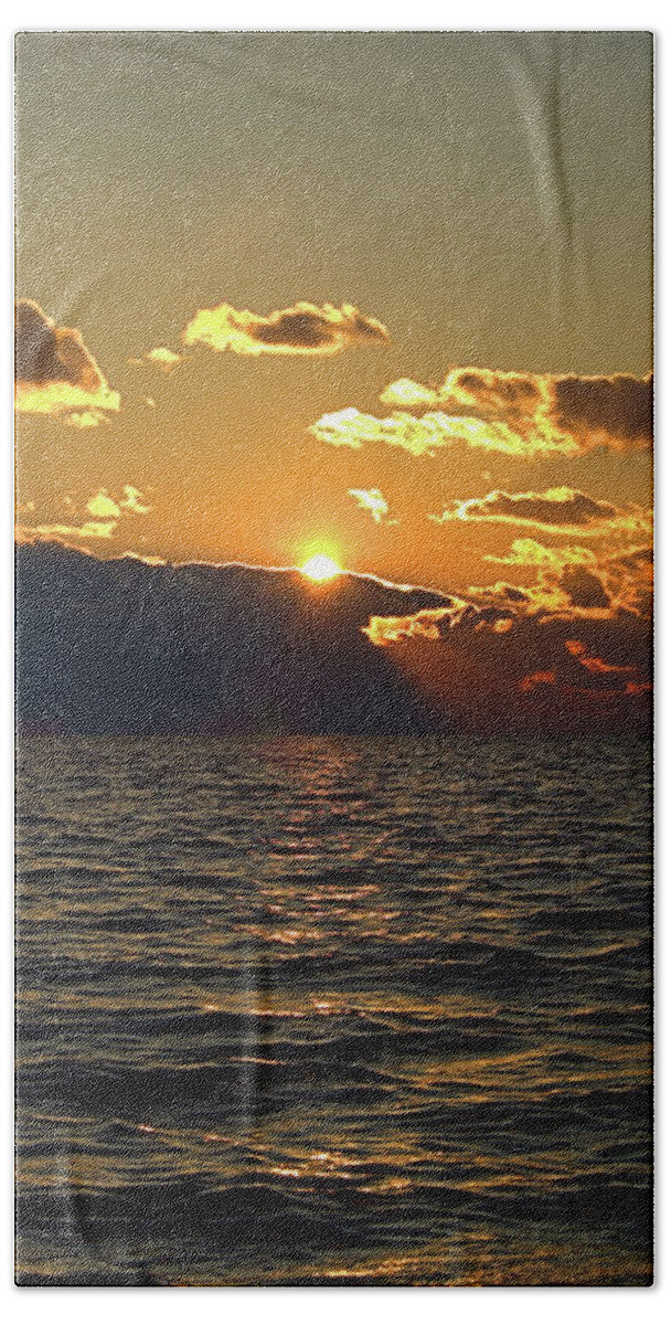 Bay Bath Towel featuring the photograph Bellport Sunset by Newwwman