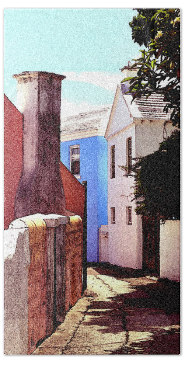 Bermuda Bath Towel featuring the photograph Bermuda Street Scene-Study#6 by Richard Ortolano