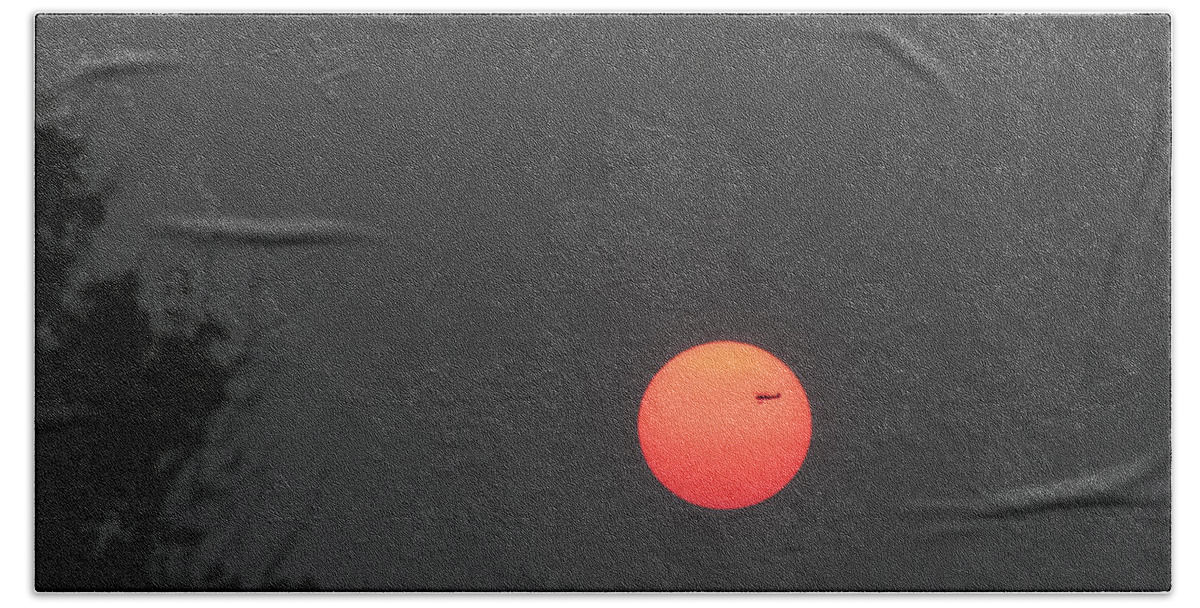 Bi-plane Bath Towel featuring the photograph Bi-plane Sunset by Brian Green