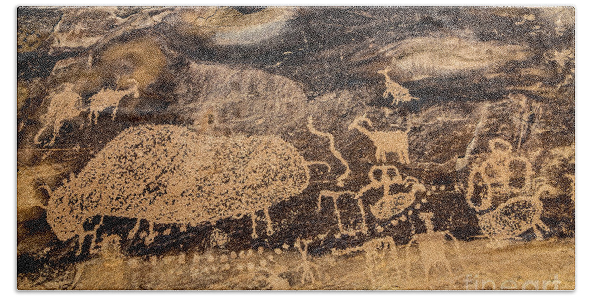 Buffalo Bath Towel featuring the photograph Big Buffalo Panel - Nine Mile Canyon by Gary Whitton