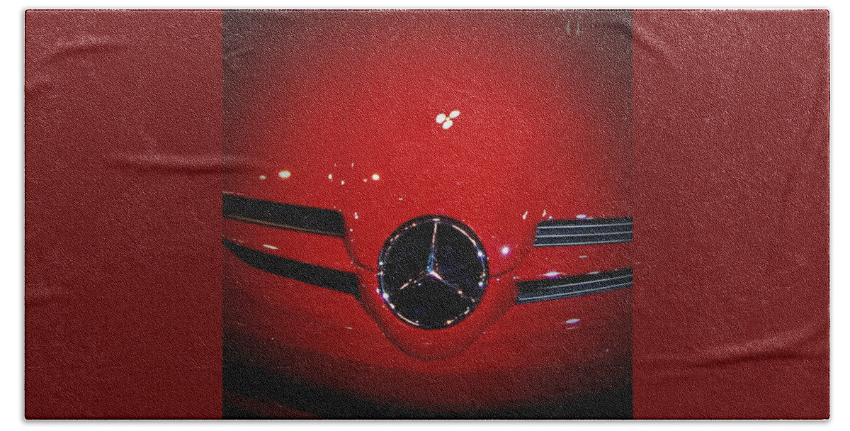 Picture Bath Towel featuring the photograph Big Red Smile - Mercedes-Benz S L R McLaren by Serge Averbukh