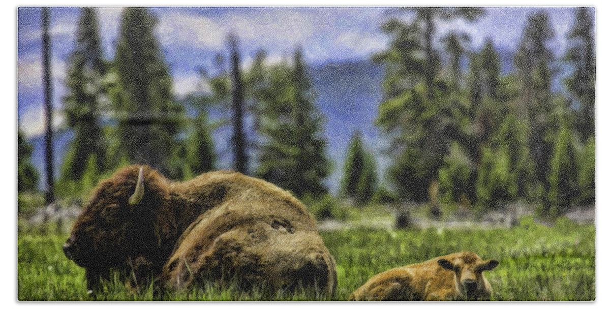 Bison Bath Towel featuring the painting Bison-DWP1095282 by Dean Wittle