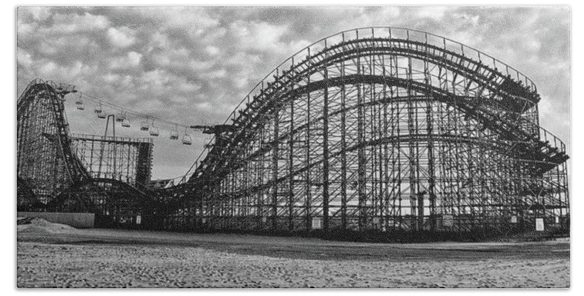 Black Bath Towel featuring the photograph Black and White - Great White Roller Coaster - Adventure Pier Wi by Bill Cannon