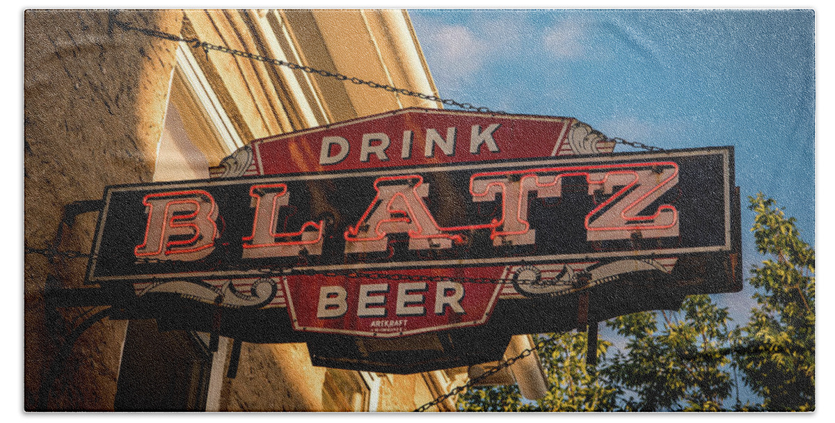 Beer Bath Towel featuring the photograph Blatz Neon Sign by Paul LeSage