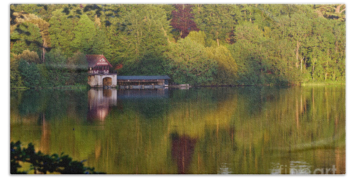 Blenheim Palace Bath Towel featuring the photograph Blenheim Palace Boathouse 2 by Jeremy Hayden