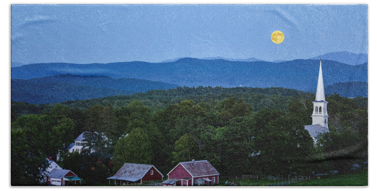 Blue Moon Hand Towel featuring the photograph Blue Moon Rising by John Vose