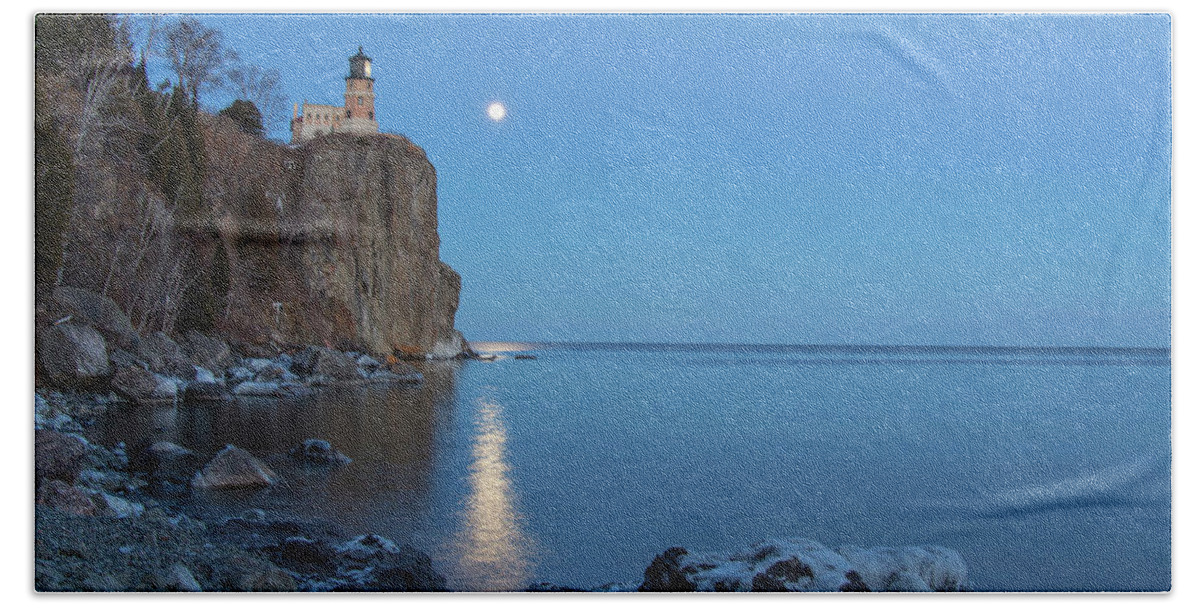 Split Rock Lighthouse Hand Towel featuring the photograph Blue Moonrise at Split Rock Lighthouse by Nancy Dunivin