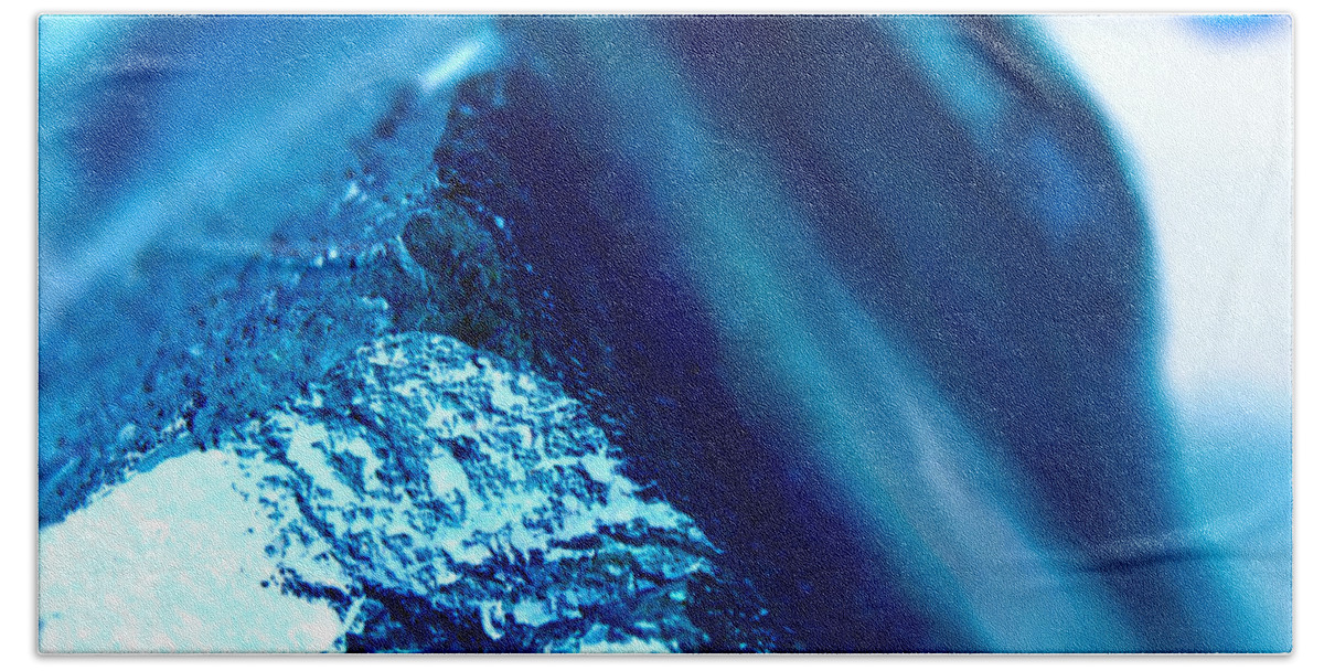 Landscape Bath Towel featuring the photograph Blue Peak by Morgan Carter