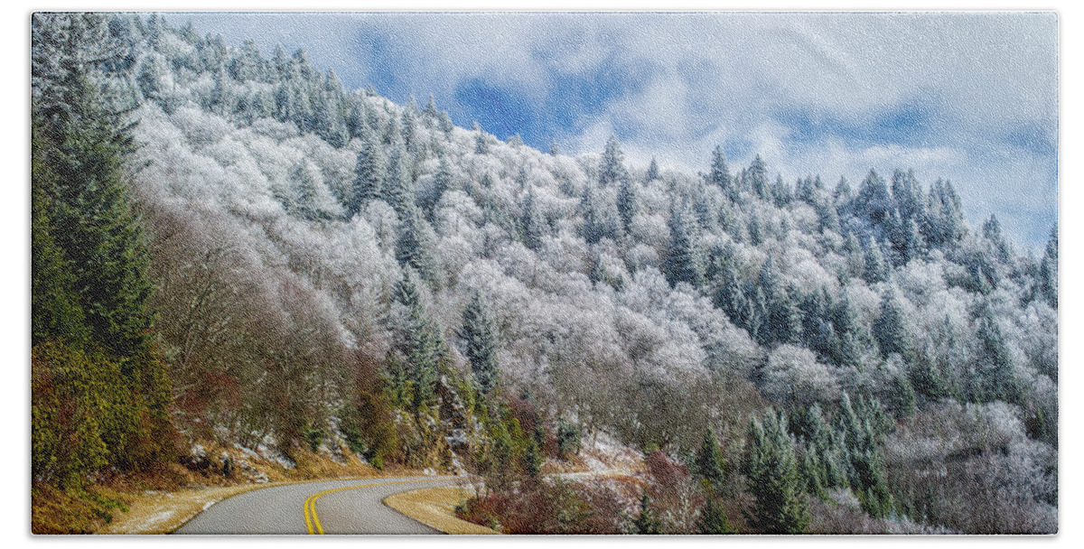 Ice Bath Towel featuring the photograph Blue Ridge Parkway NC Icing On Top by Robert Stephens