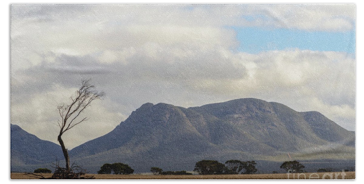 Nature Hand Towel featuring the photograph Bluff Knoll by Werner Padarin
