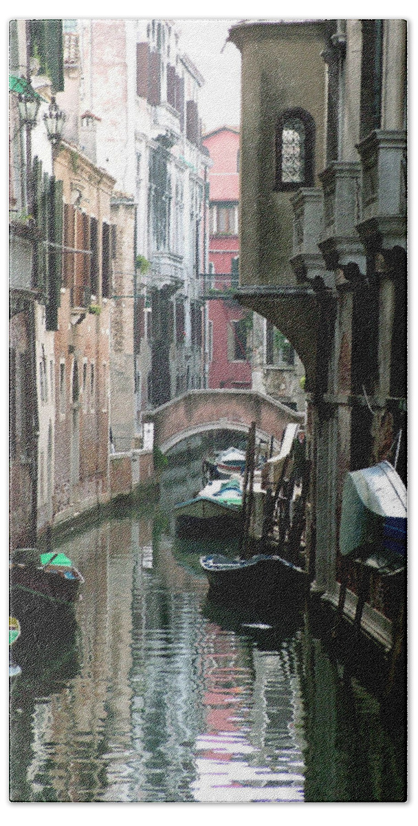 Venice Hand Towel featuring the photograph Boat on the Wall by Donna Corless