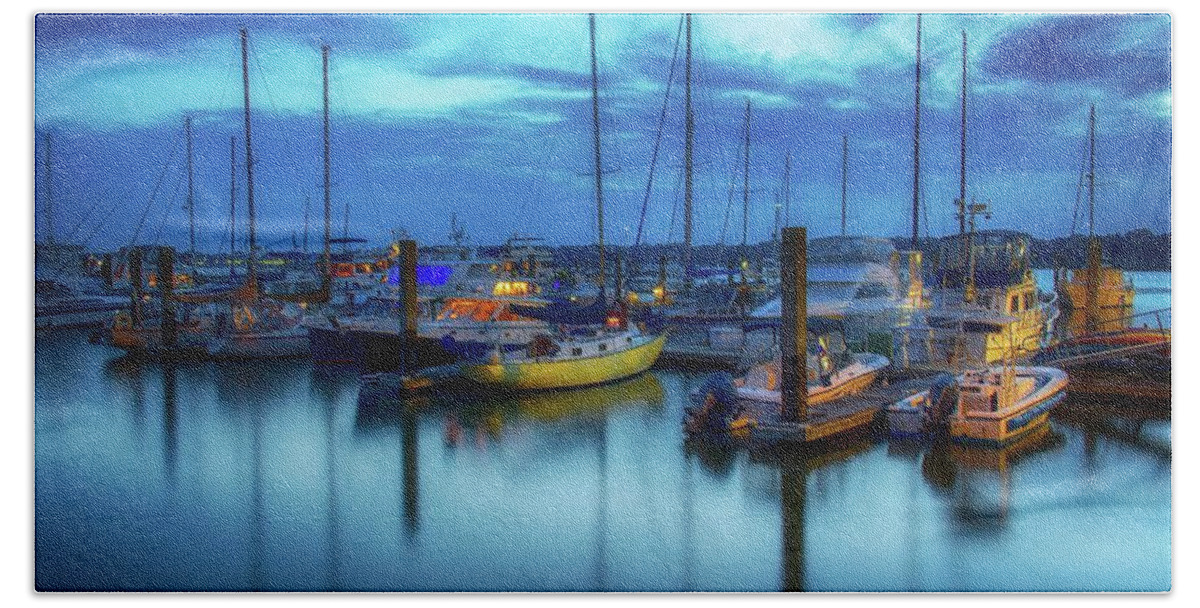 Sunset Hand Towel featuring the photograph Boats in the Bay by Kenny Thomas