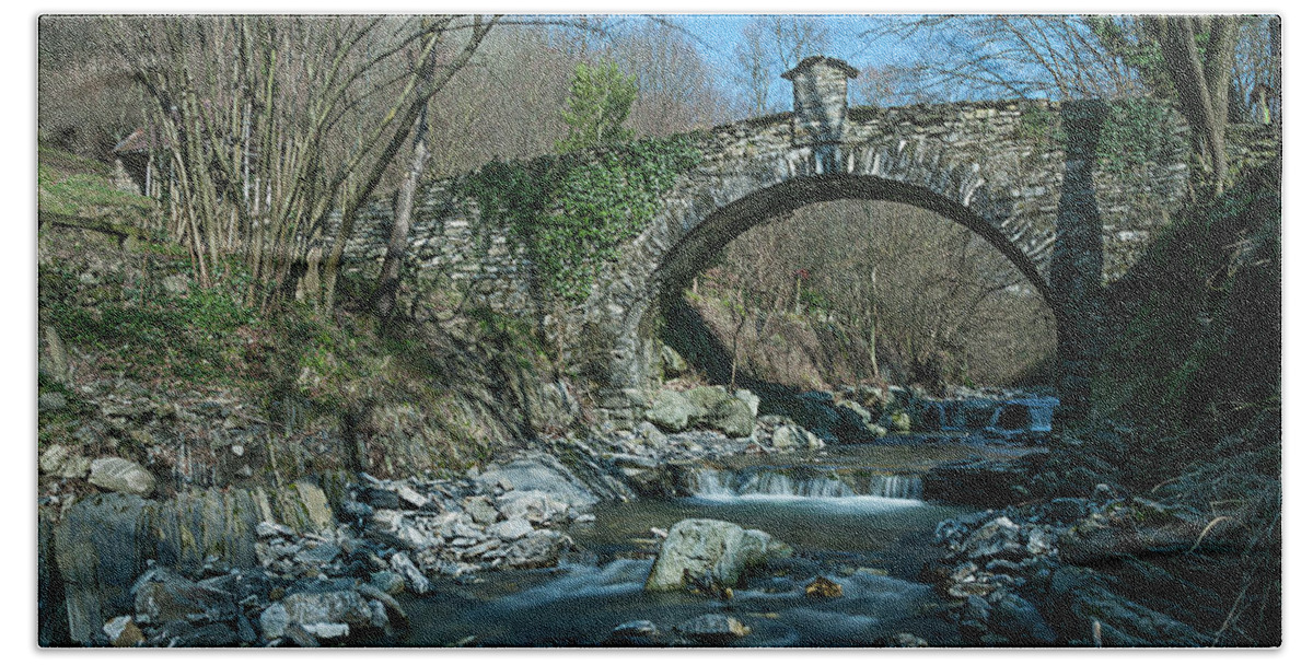 Altavia Dei Monti Liguri Bath Towel featuring the photograph Bridge Over Peaceful Waters - Il Ponte Sul Ciae' by Enrico Pelos