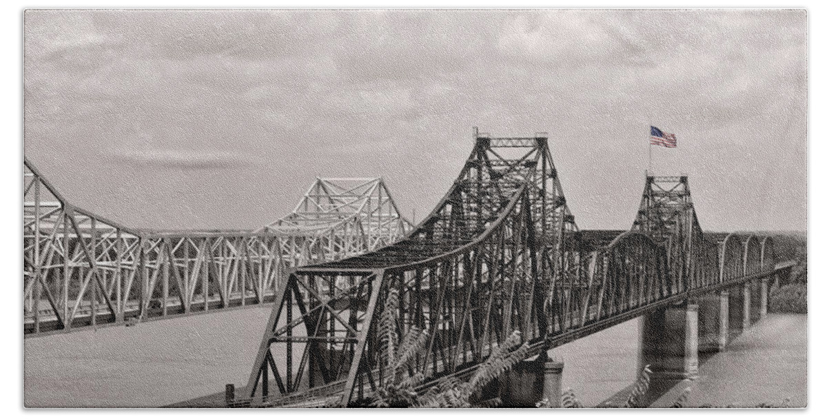 Vicksburg Mississippi Usa Bath Towel featuring the photograph Bridges at Vicksburg Mississippi by Don Spenner