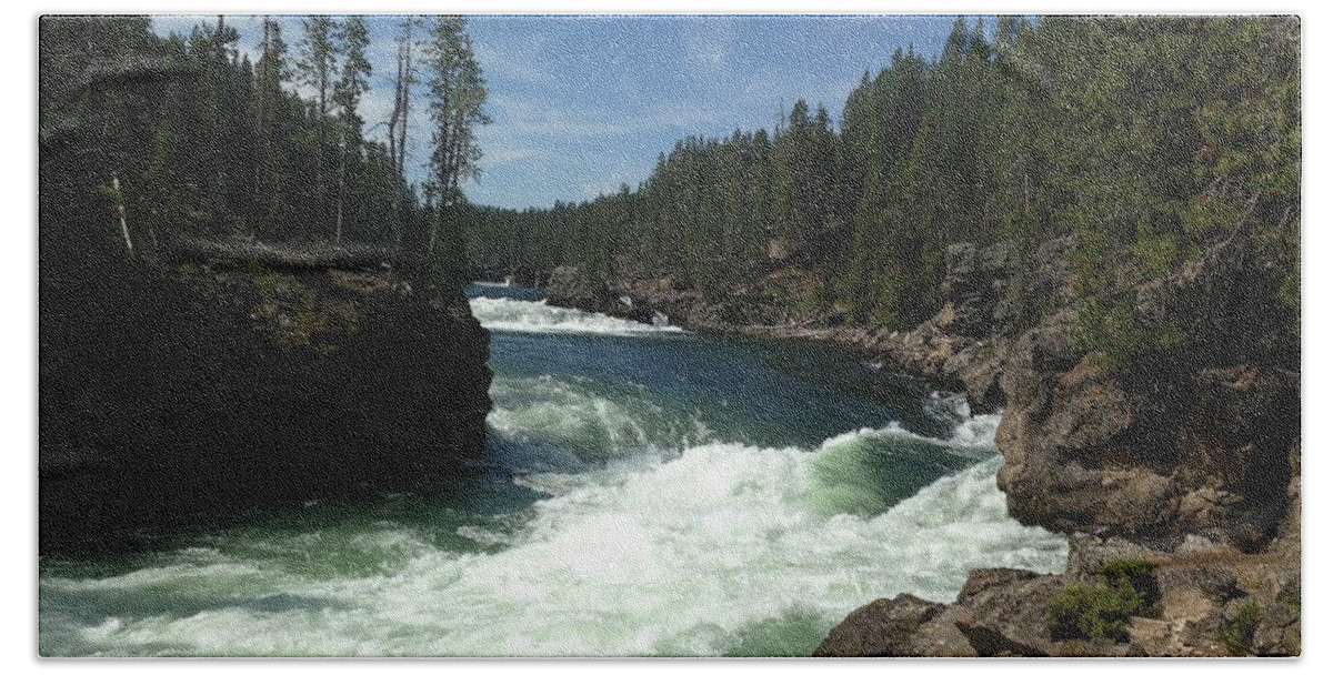 River Hand Towel featuring the photograph Brink at Yellowstone River by Jeff Hubbard