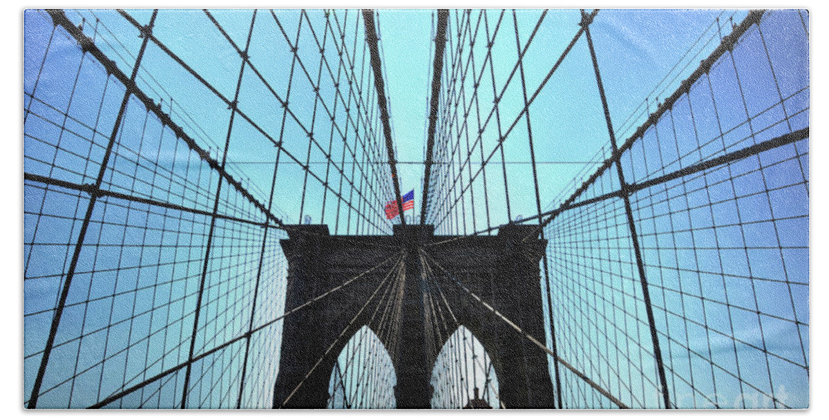 New York City Bath Towel featuring the photograph Brooklyn Bridge by Kelly Wade