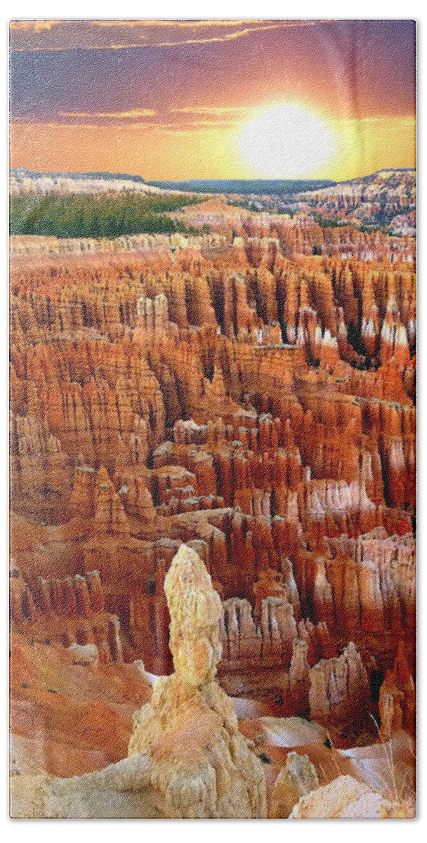 Bryce Canyon Bath Towel featuring the photograph Bryce Canyon's Inspiration Point by Mitchell R Grosky