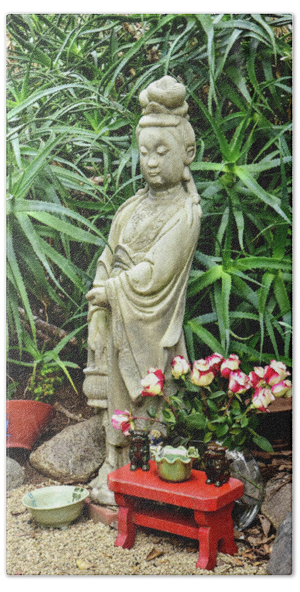 Linda Brody Hand Towel featuring the photograph Buddha Garden I by Linda Brody