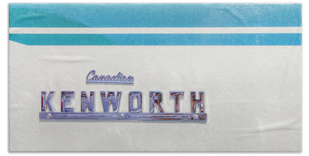 Kenworth Bath Towel featuring the photograph Canadian KENWORTH by Theresa Tahara