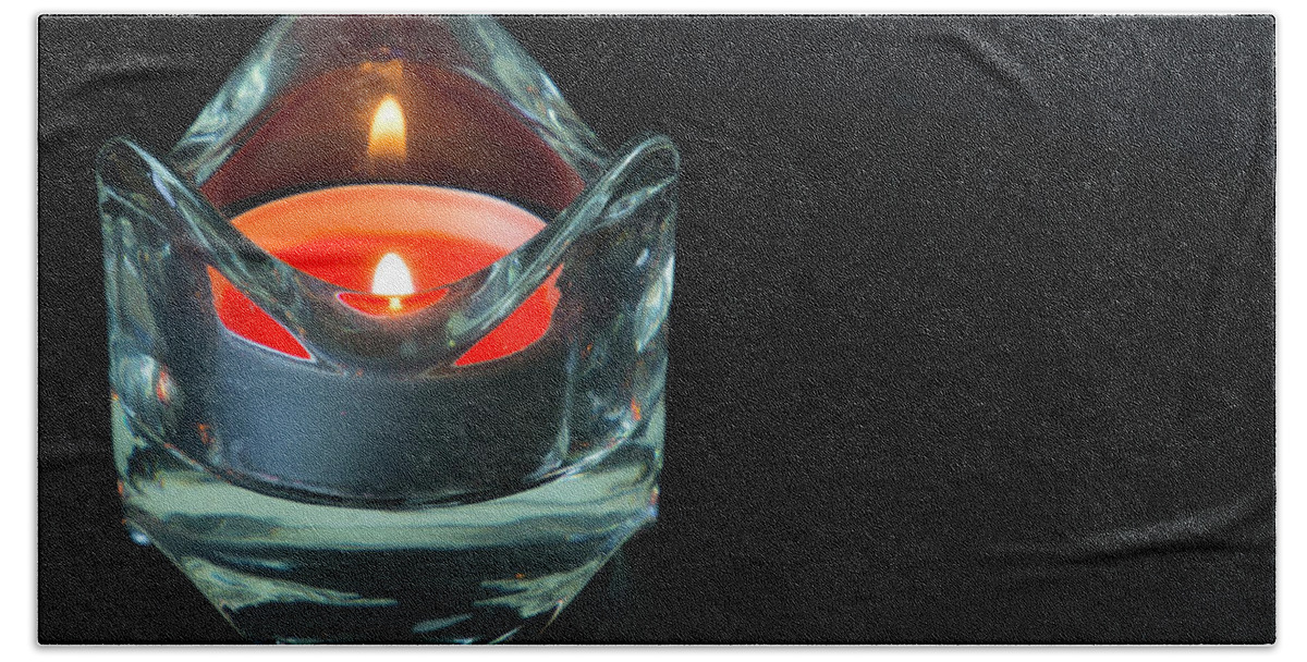 Candle Bath Towel featuring the photograph Candlelight by Agnes Caruso