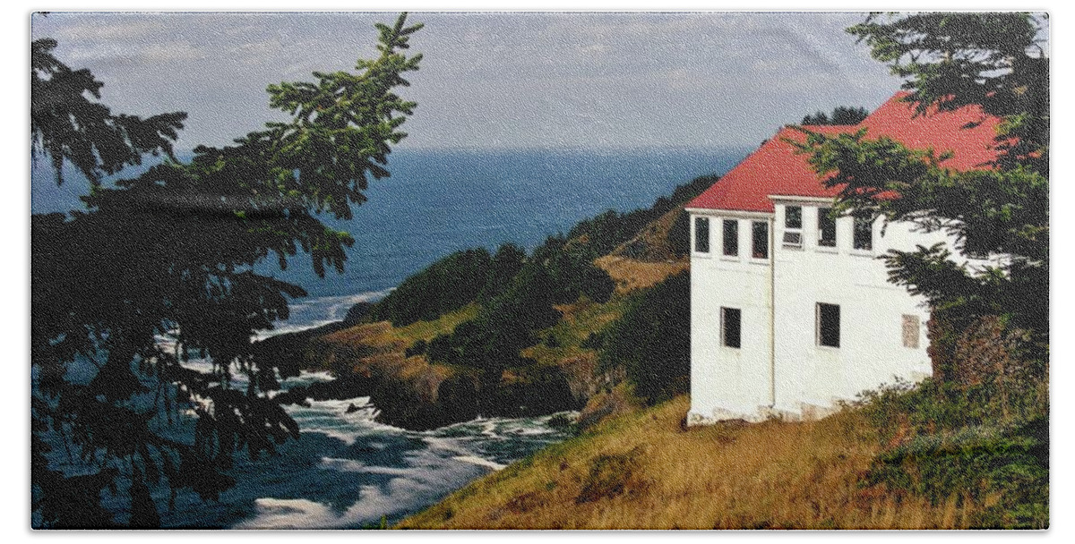 Cape Foulweather Point Hand Towel featuring the photograph Cape Foulweather Point by Marilyn Smith