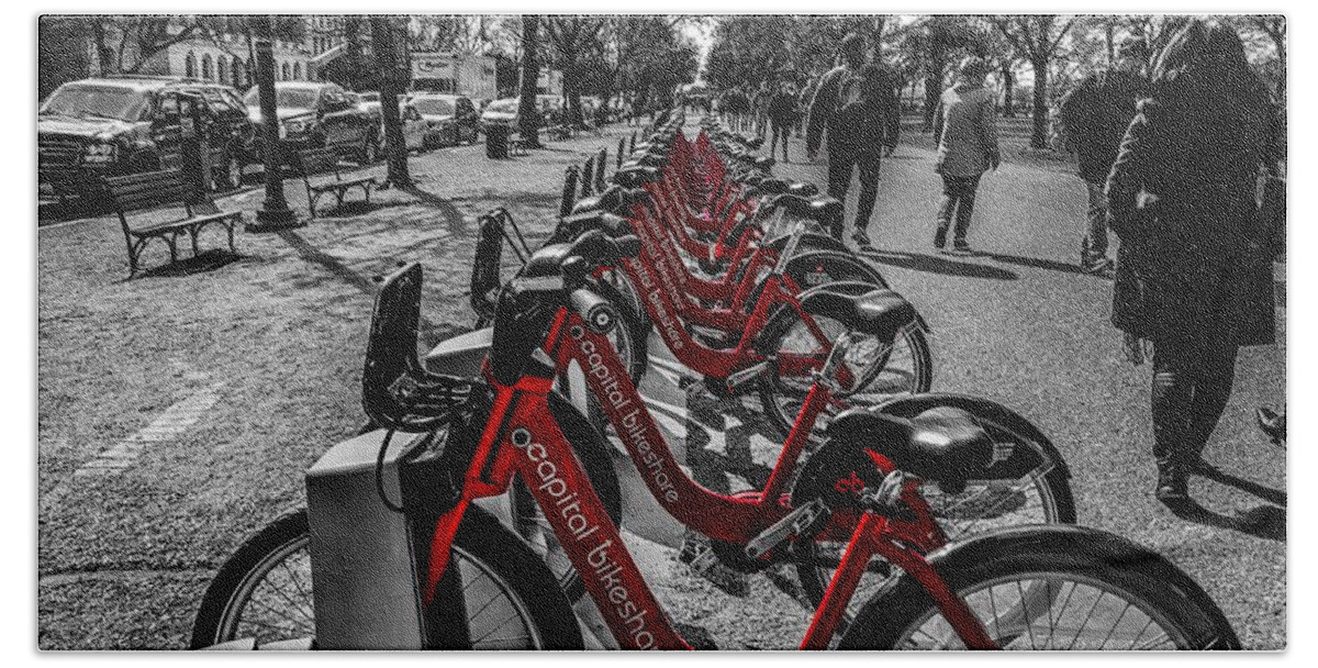 Colorsplash Bath Towel featuring the photograph Capital Bikeshare by Chris Montcalmo