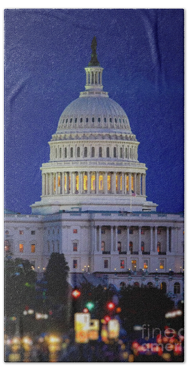 Us Capitol Bath Towel featuring the photograph Capitol at Dusk by Doug Sturgess