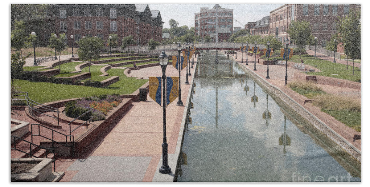 Carroll Creek Hand Towel featuring the photograph Carroll Creek Park in Frederick Maryland by William Kuta