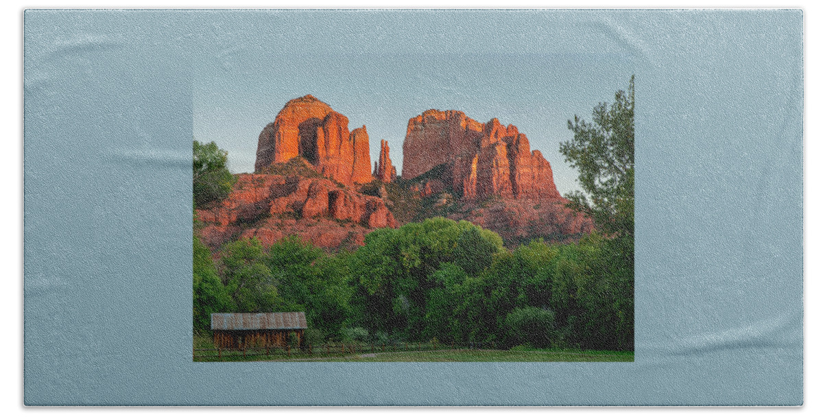Arizona Bath Towel featuring the photograph Cathedral Rock by John Roach
