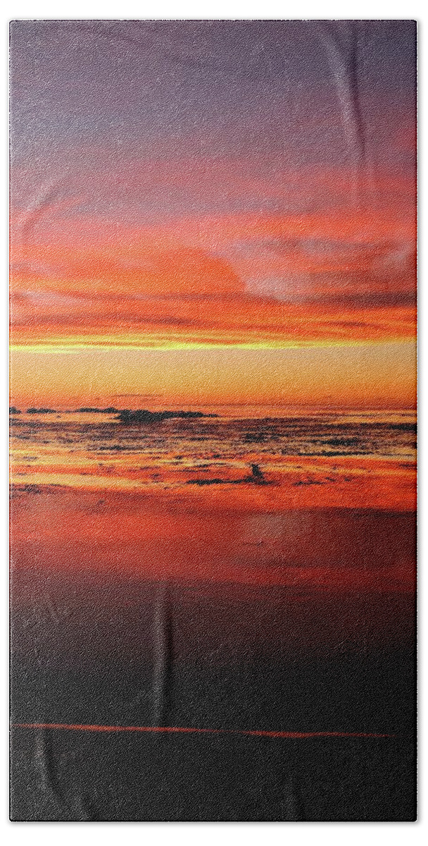 Sunset Bath Towel featuring the photograph Central Coast Sunset by Connor Beekman
