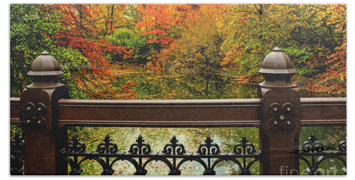 Central Park Bridges Bath Towel featuring the photograph Central Park Oak Bridge in Autumn by Regina Geoghan